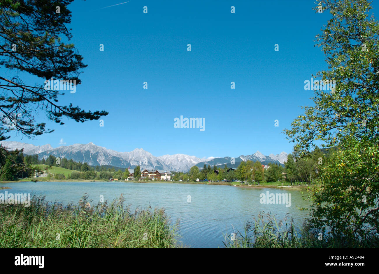 Vista sul lago di Seefeld, Tirolo, Austria Foto Stock