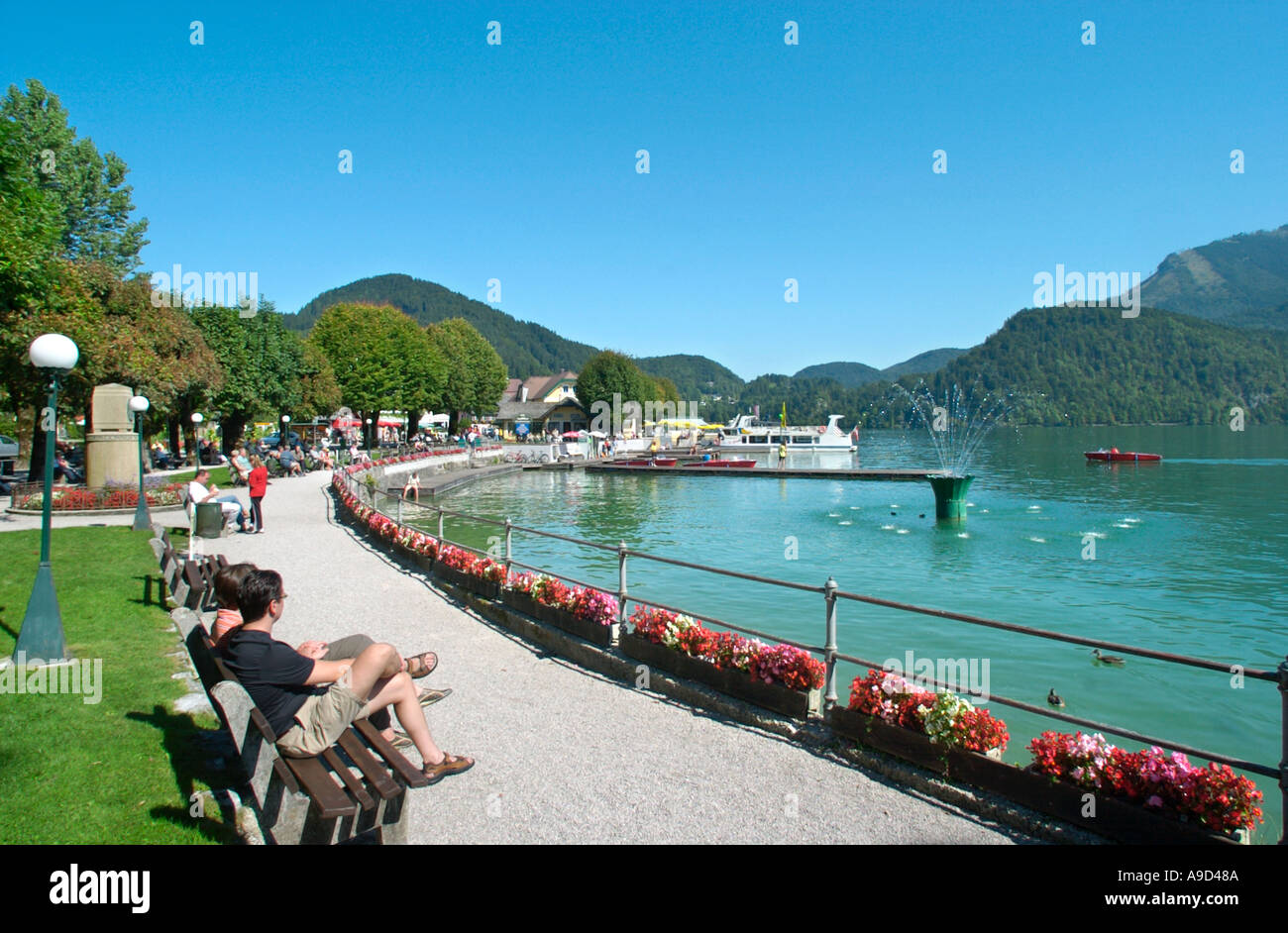 Lakeside in St Gilgen, lago di Wolfgang, Salzkammergut, Austria Foto Stock