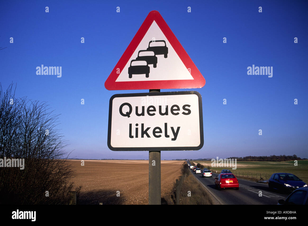 La linea di traffico in coda sulla A303 vicino a Stonehenge nel Wiltshire county Inghilterra REGNO UNITO Foto Stock