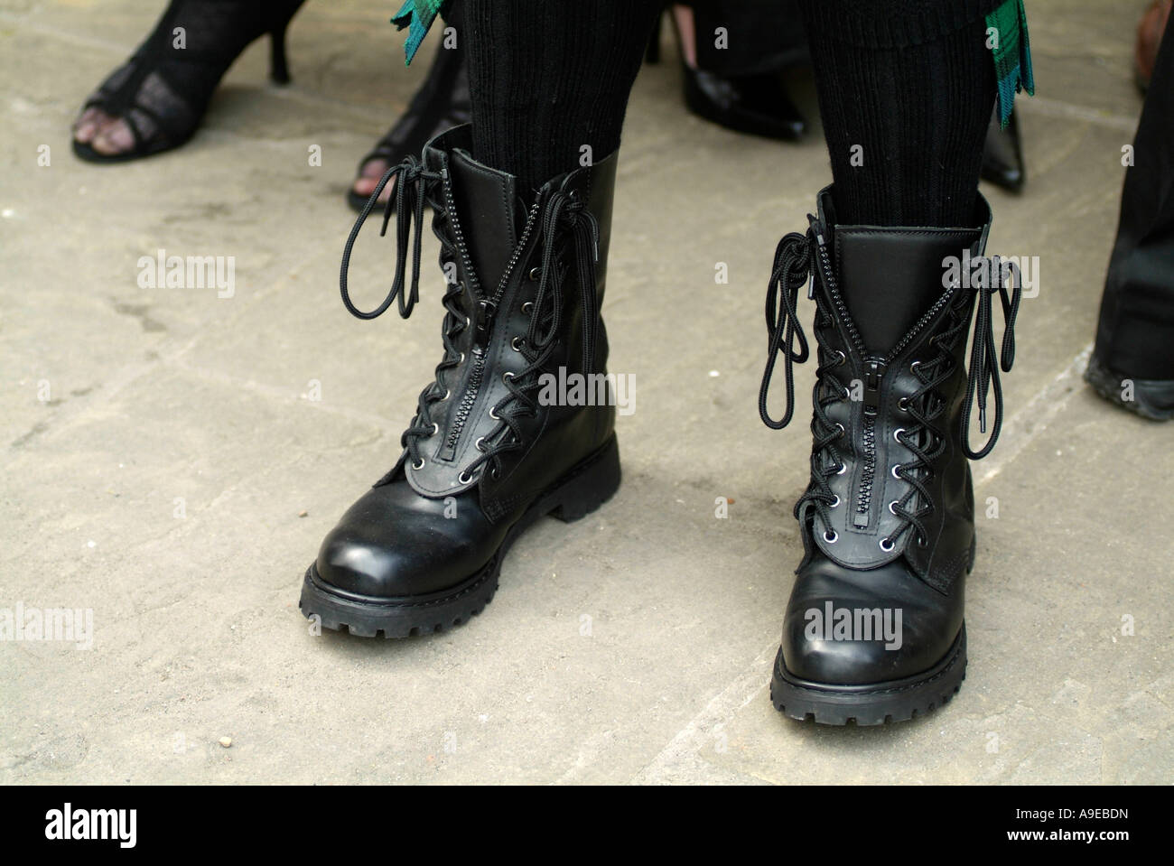 Heavy boots immagini e fotografie stock ad alta risoluzione - Alamy