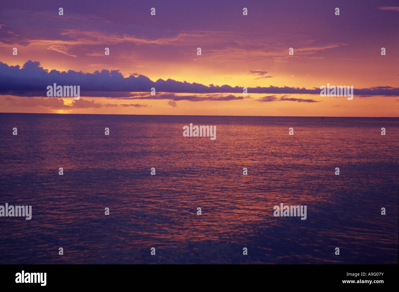 Tramonto sul Golfo del Messico fro Naples, Florida Foto Stock