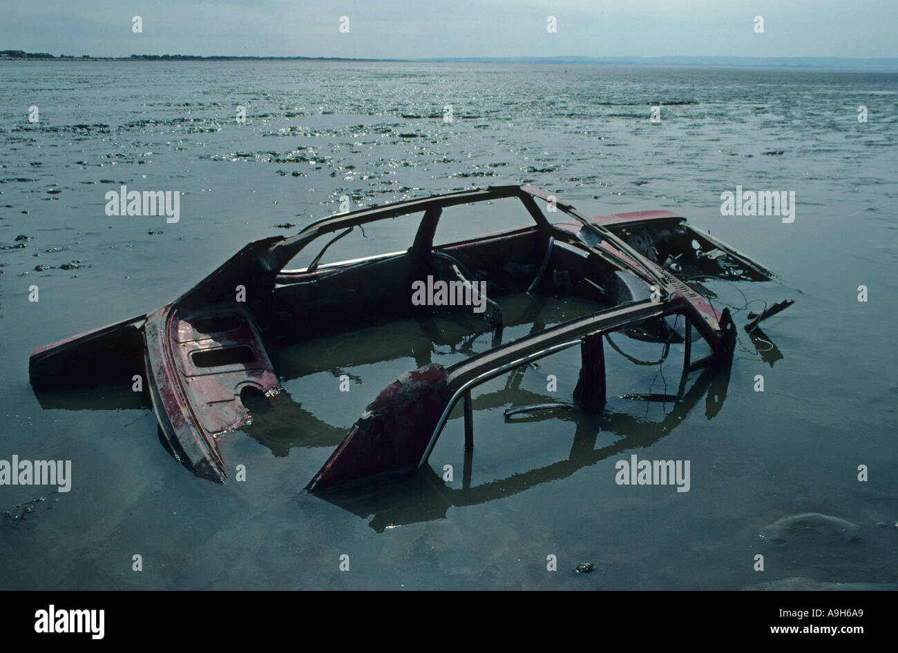 Flood UK close up automobile intrappolata dalla marea Brean Sands Avon Foto Stock