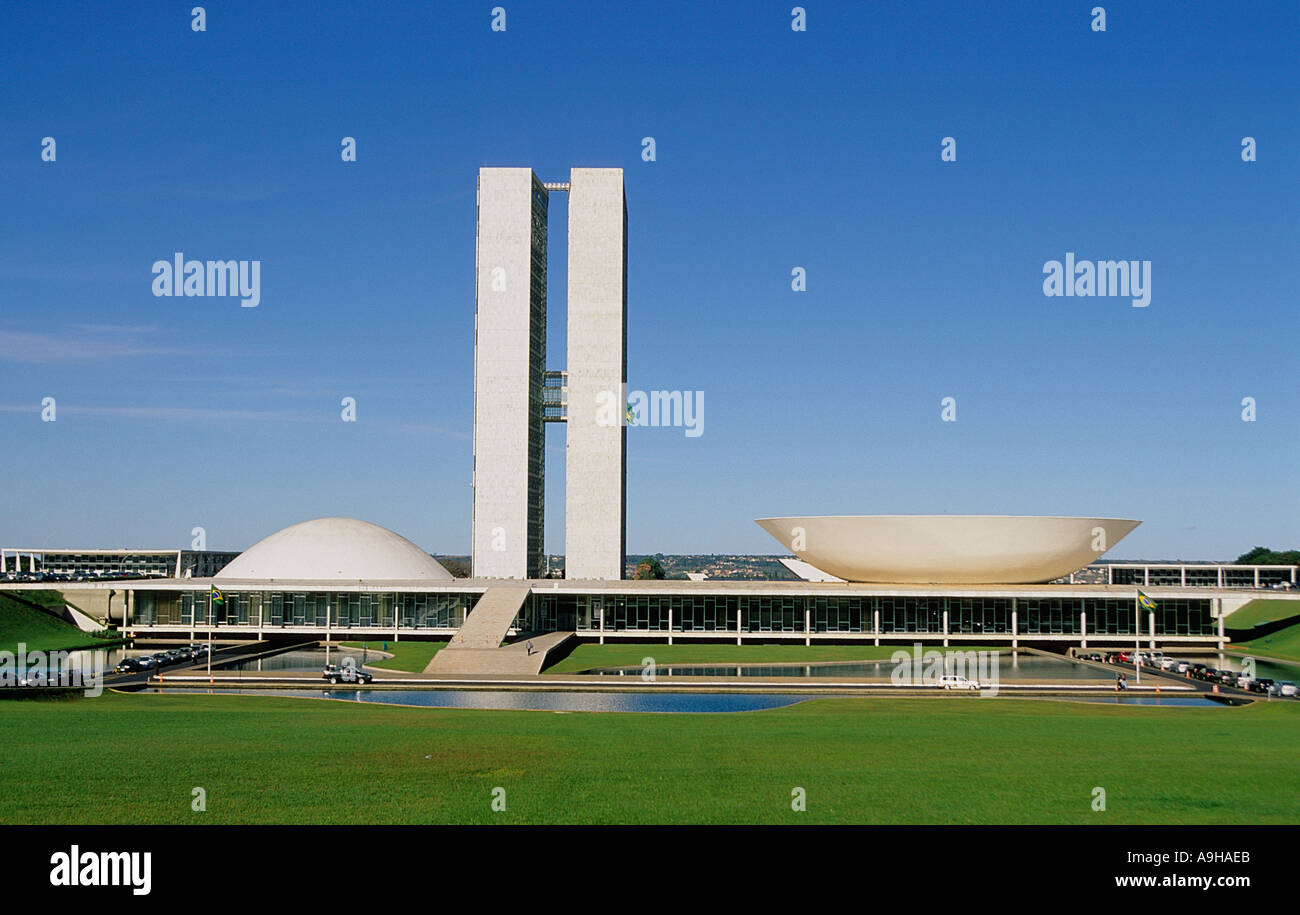 Il Palazzo dei Congressi e la Camera dei Deputati una parte di edifici governativi Brasile Brasilia Foto Stock