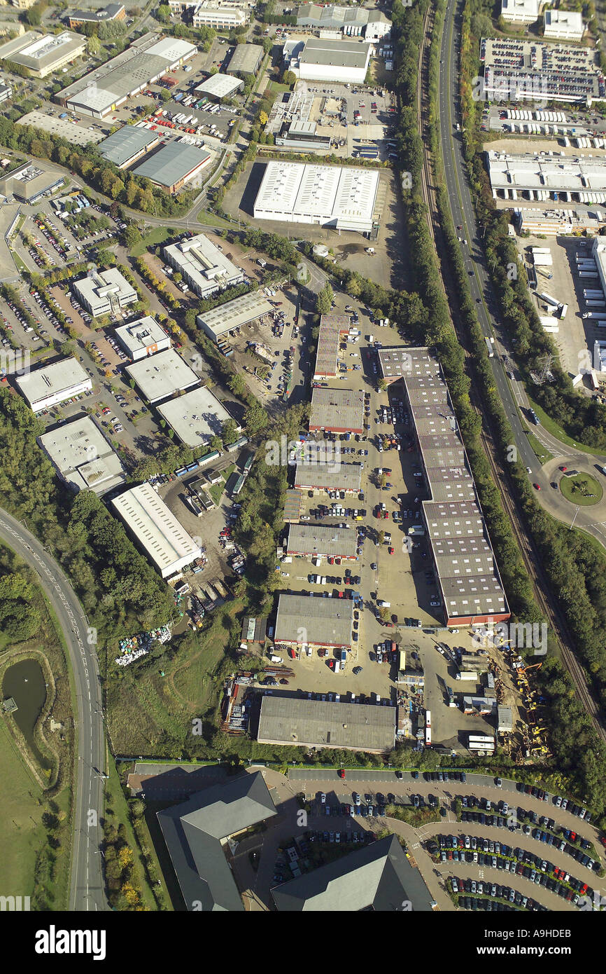 Vista aerea della corsia Longshot Bracknell mostra industrial estate e unità di misura Foto Stock