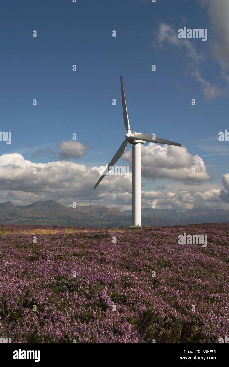 Una singola turbina eolica da Kirkby Moor Wind Farm di produzione di energia elettrica per la parte di Cumbria, Regno Unito Foto Stock