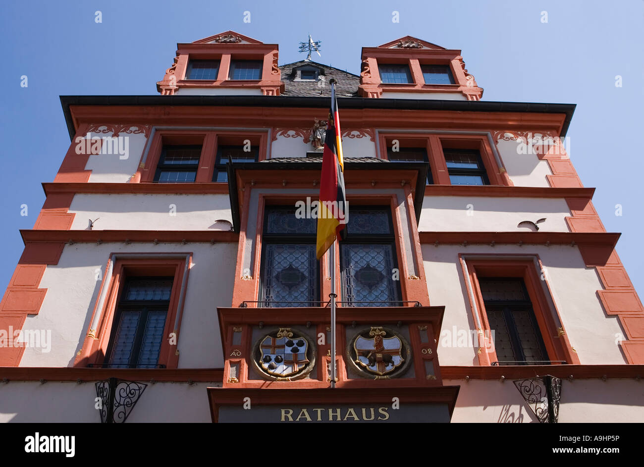 La città storica di Hall di Bernkastel Kues Renania Palatinato Germania Aprile 2007 Foto Stock