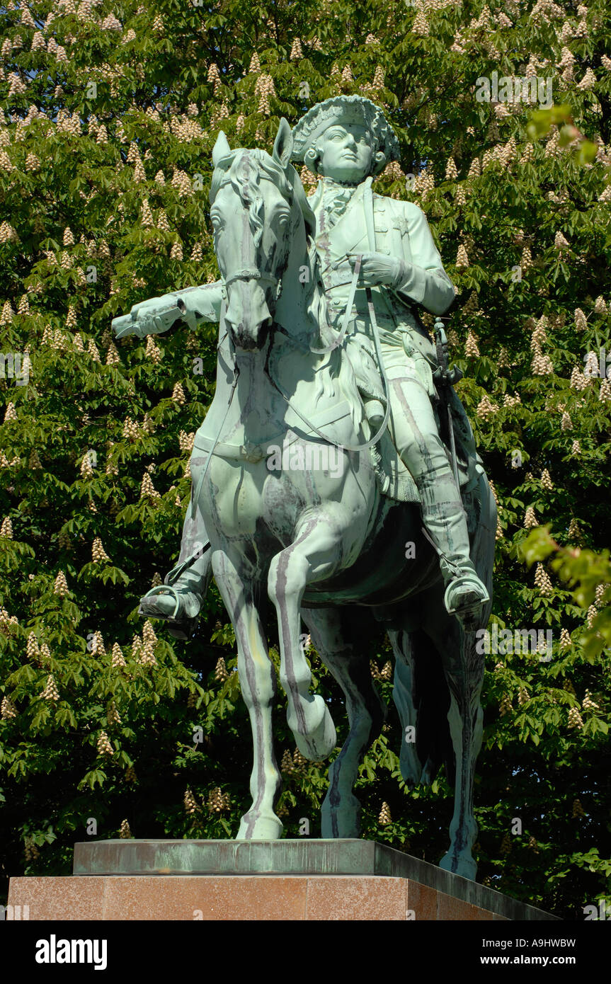 Figurine di bronzo Duca Karl Wilhelm Ferdinand, Loewenwall, Braunschweig, Bassa Sassonia, Germania Foto Stock