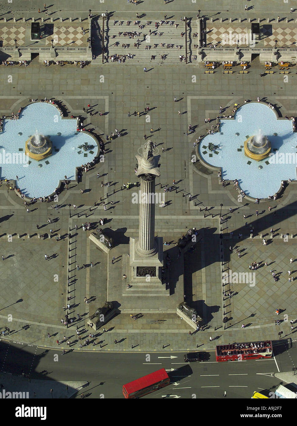 Vista aerea di Trafalgar Square a Londra dotata di Nelson's Colonna e fontane Foto Stock