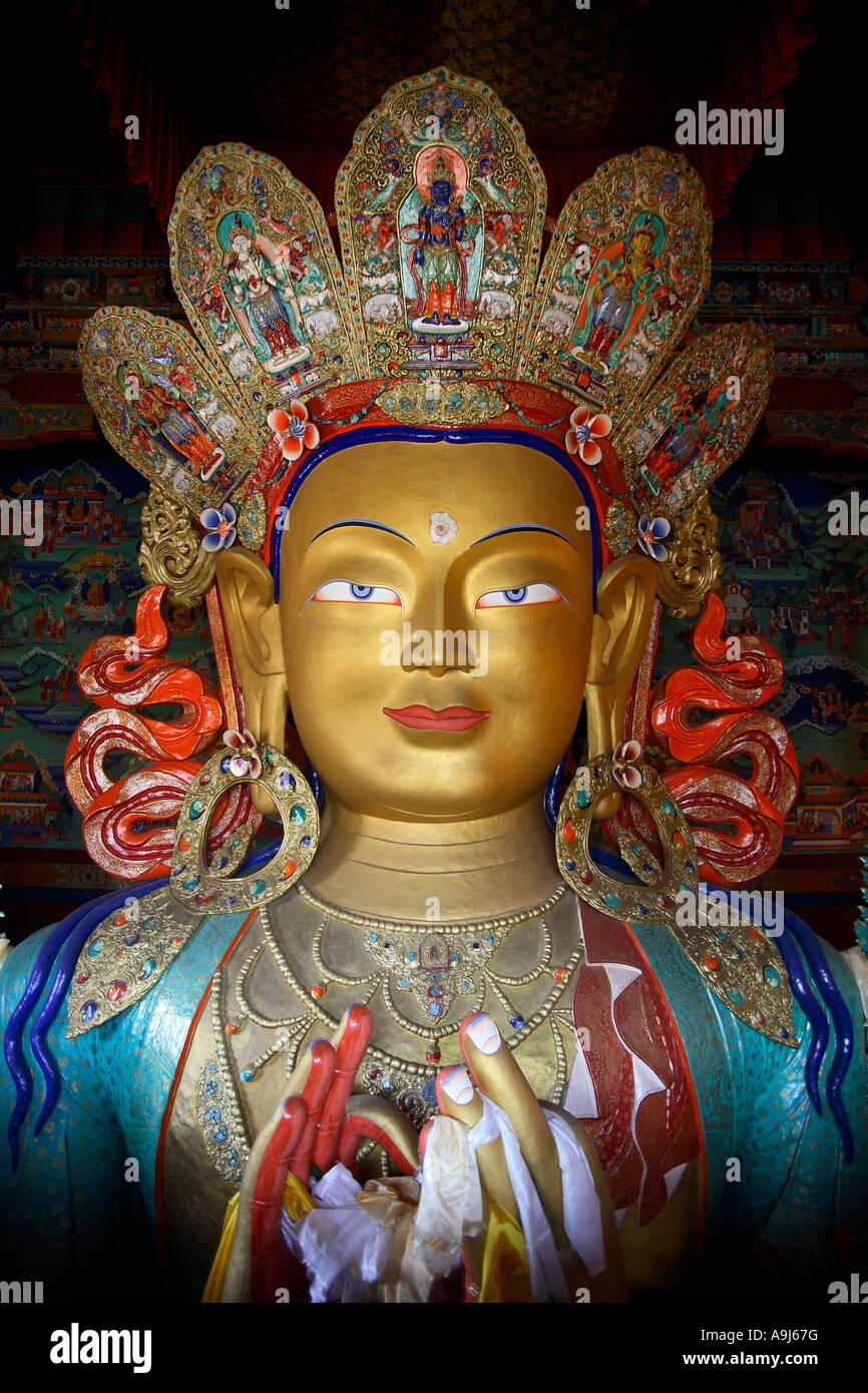 Matreya statua d'oro di thiksey gompa, Ladakh, Jammu Kashmir India Foto Stock
