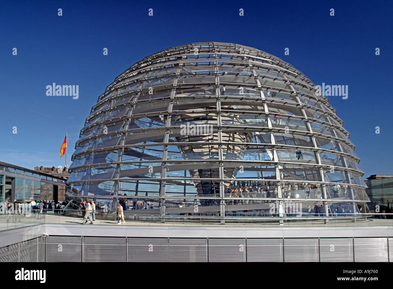 Il palazzo del Reichstag di Berlino del tetto a cupola terasse da Norman Forster Foto Stock