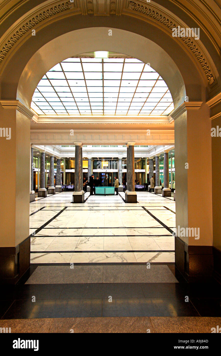 La Svizzera Zurigo Credit Suisse Paradeplatz atrium indoor Foto Stock