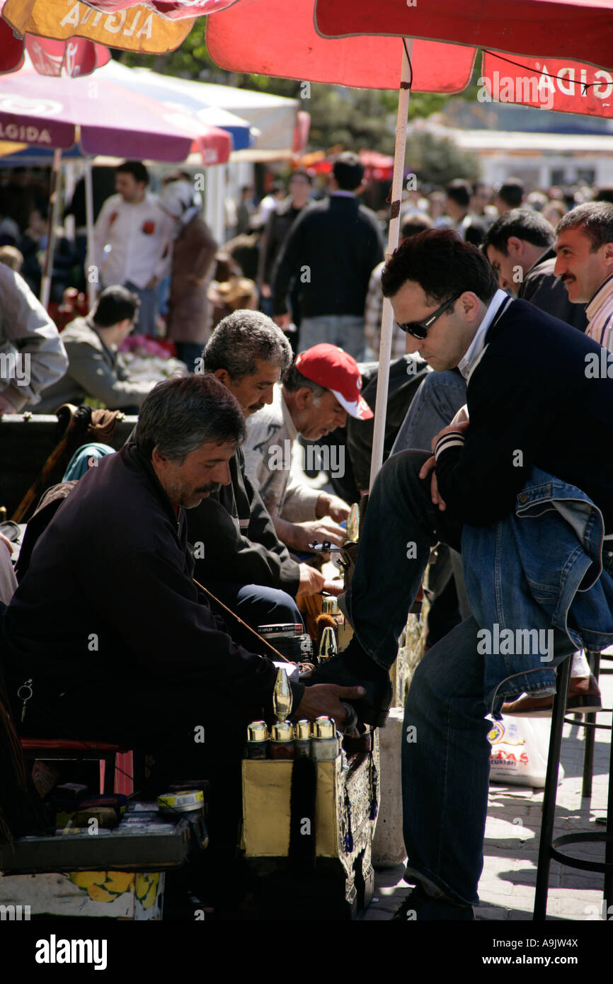 Shoeshining, Istanbul, Turchia Foto Stock