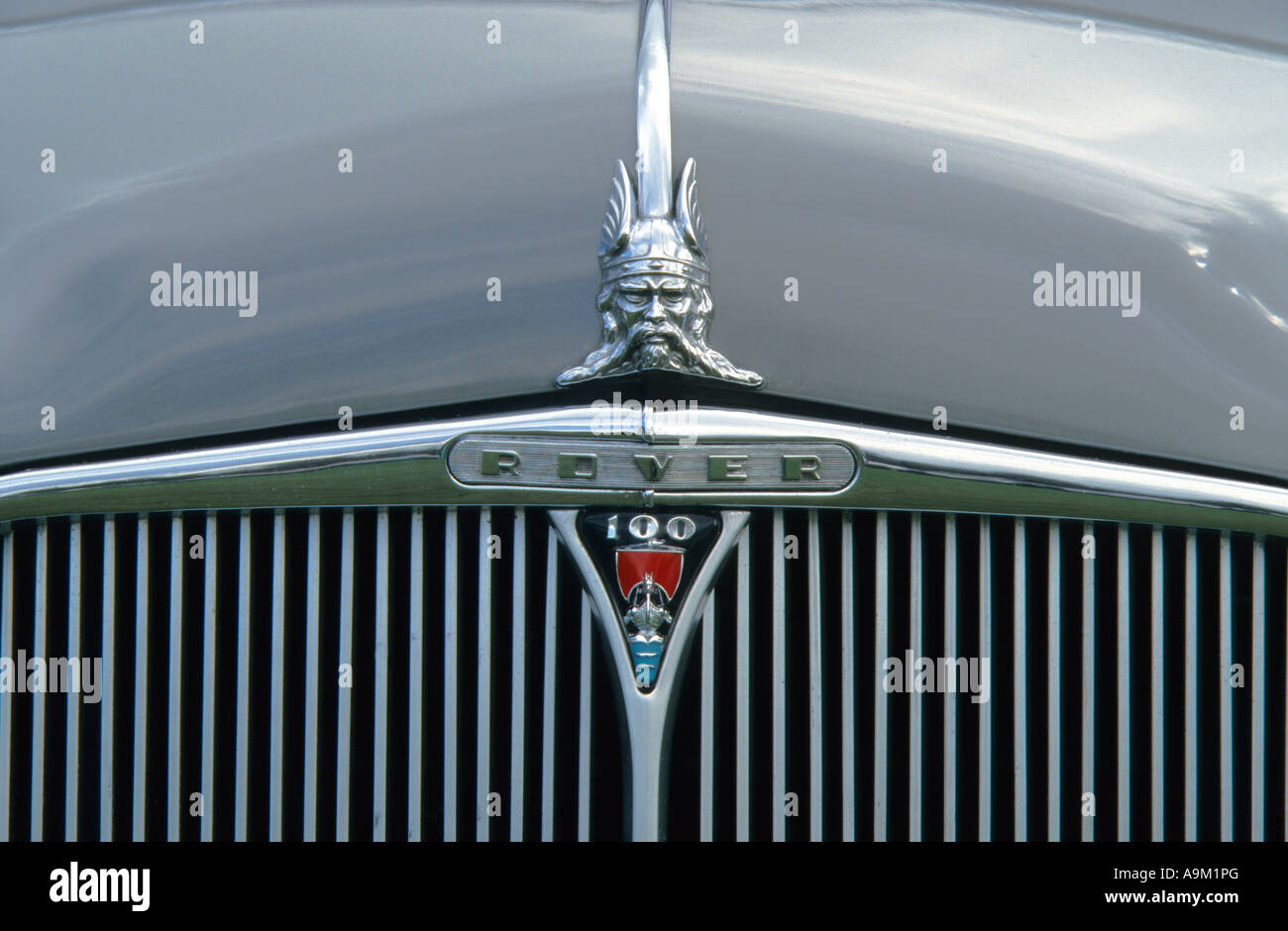 Rover 100 P4. Inglese Il costruttore di auto 1904. Rover auto auto badge marque British maker motif Foto Stock