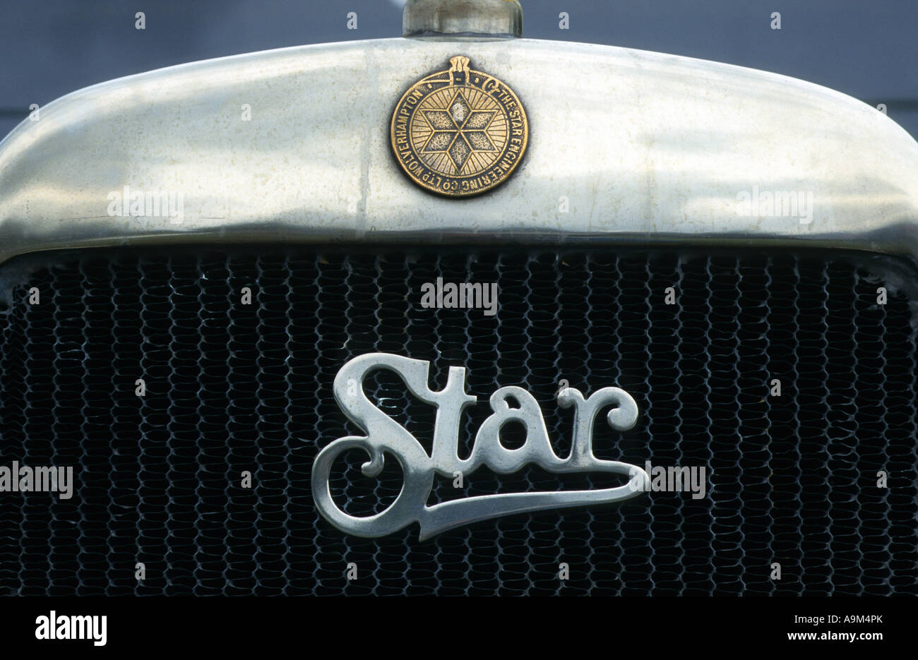 Star car badge. Inglese Il costruttore di auto 1898 al 1932. Star car auto badge marque British maker motif Foto Stock
