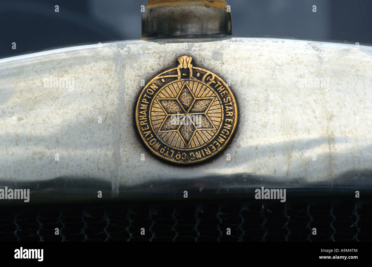 Star car badge. Inglese Il costruttore di auto 1898 al 1932. Star car auto badge marque British maker motif Foto Stock