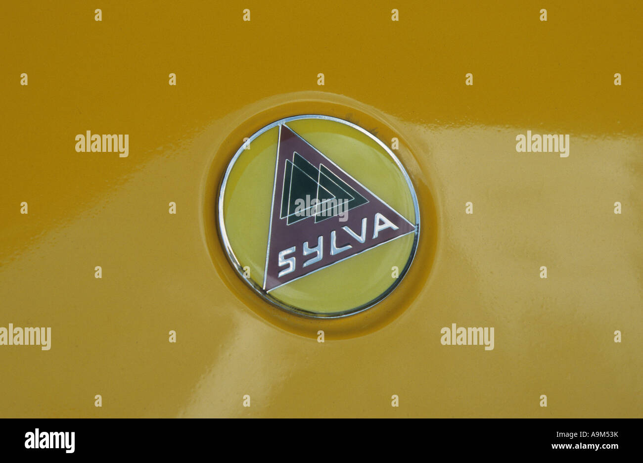 Sylva car badge. Inglese del costruttore di automobili. Sylva auto auto badge marque British maker motif Foto Stock