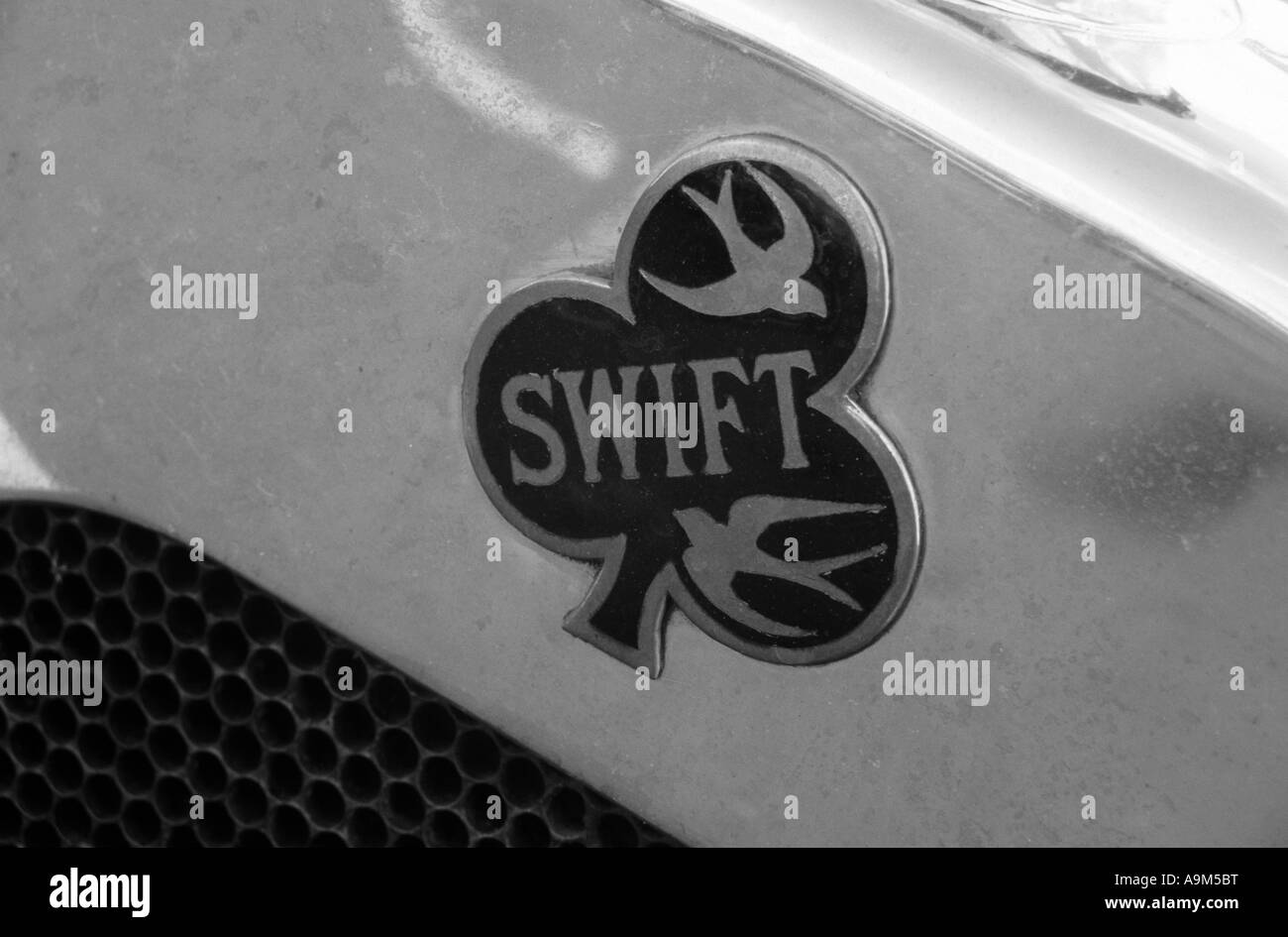 Swift car badge. Vettura inglese relativi produttori da 1900 a 1931. Swift auto auto badge marque British maker motif Foto Stock