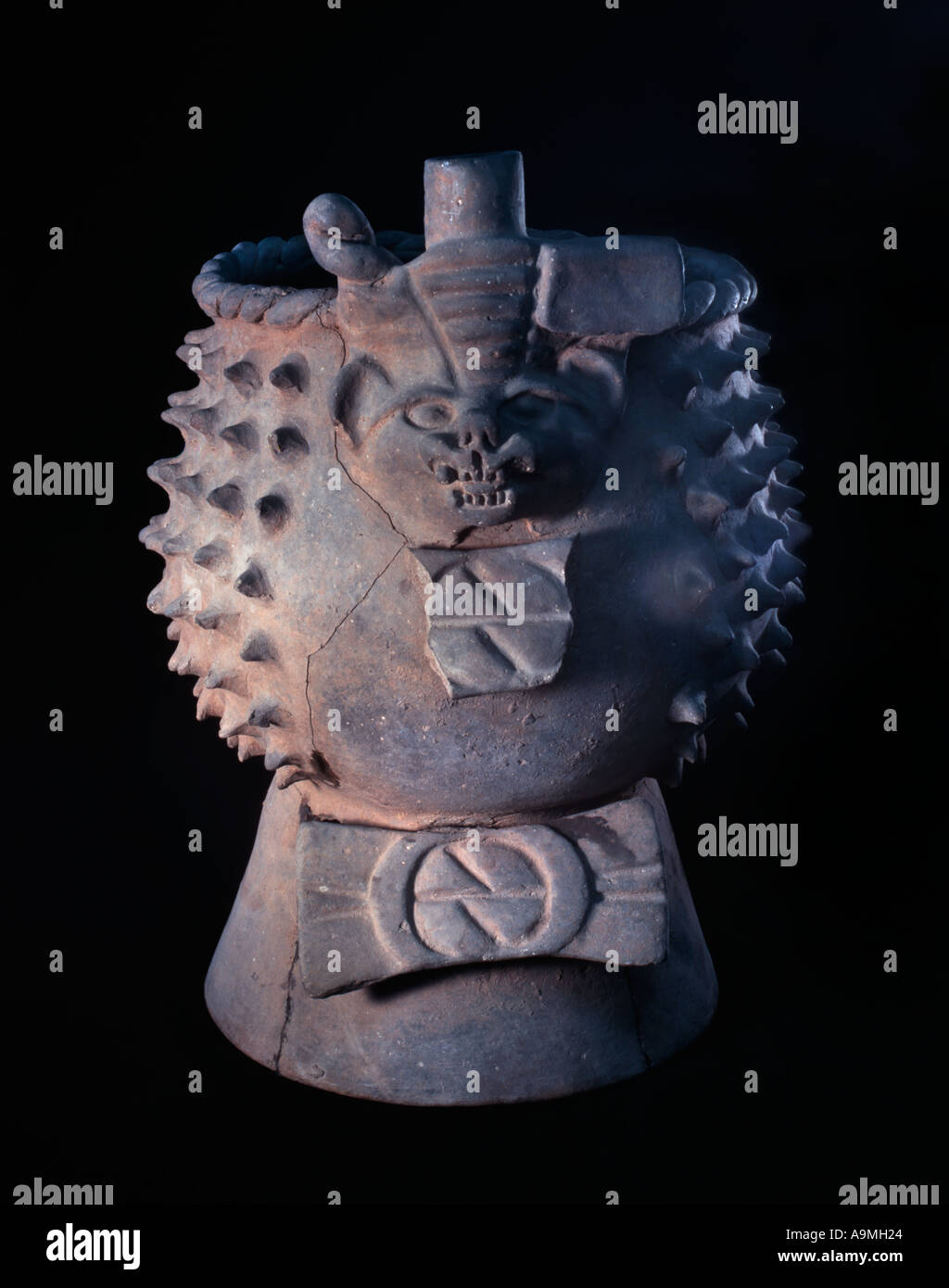 Messico Archeologia urna in ceramica dal Messico s Oaxaca Valley si trova spesso come gravi offerte in tombe costruite durante il tardo classico Foto Stock