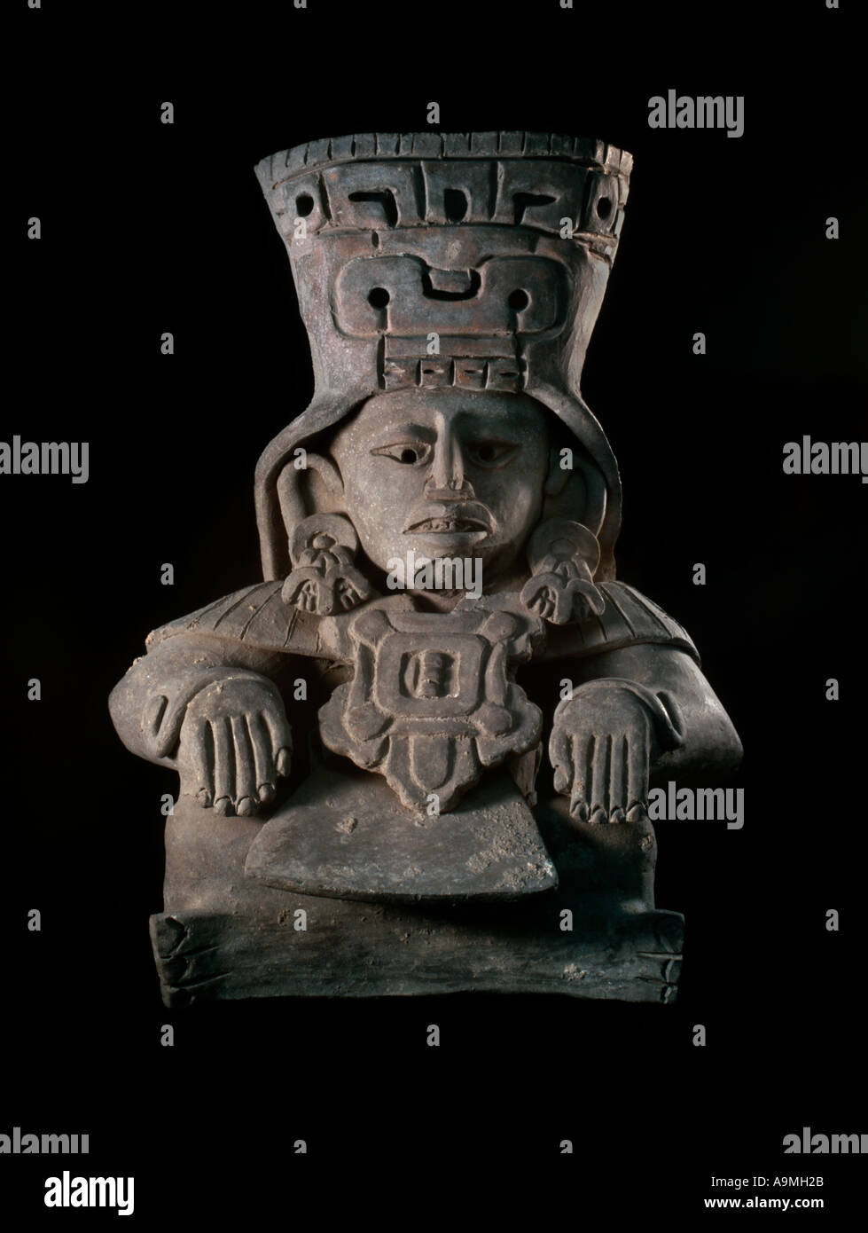 Messico Archeologia urna in ceramica dal Messico s Oaxaca Valley si trova spesso come gravi offerte in tombe costruite durante il classico per Foto Stock