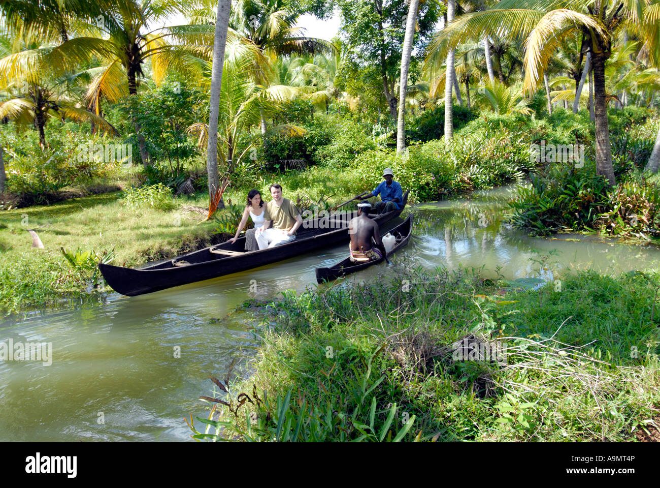 Paese di BARCHE IN MURINJAPUZHA VICINO VAIKOM KERALA Foto Stock