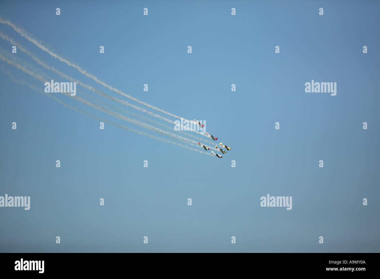 Display di acrobazia aerea di russo yak aerei da combattimento Foto Stock