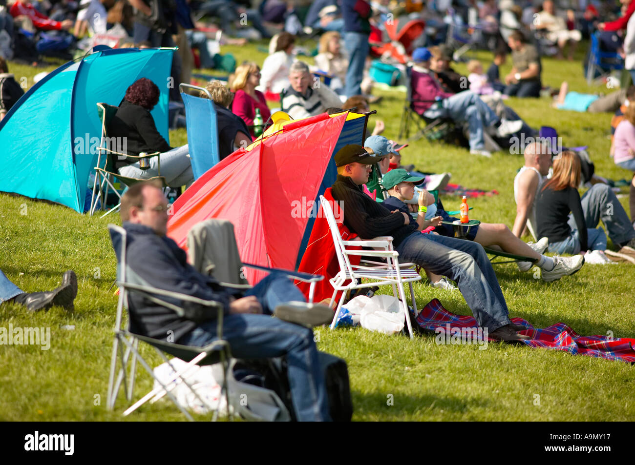 Gli spettatori della gara di Brands Hatch il circuito kent england Foto Stock