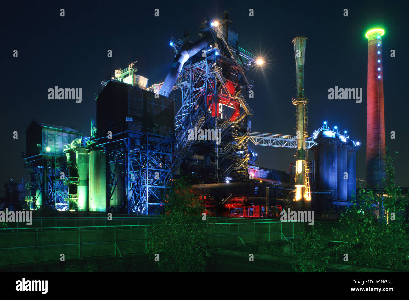 Germania, Duisburg, ex blast furnance Meiderich vegetali è stata trasformata in un parco speciale Foto Stock