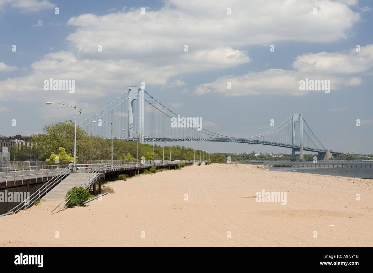 Il Verrazano Narrows Bridge collega Staten Island con Brooklyn New York Foto Stock