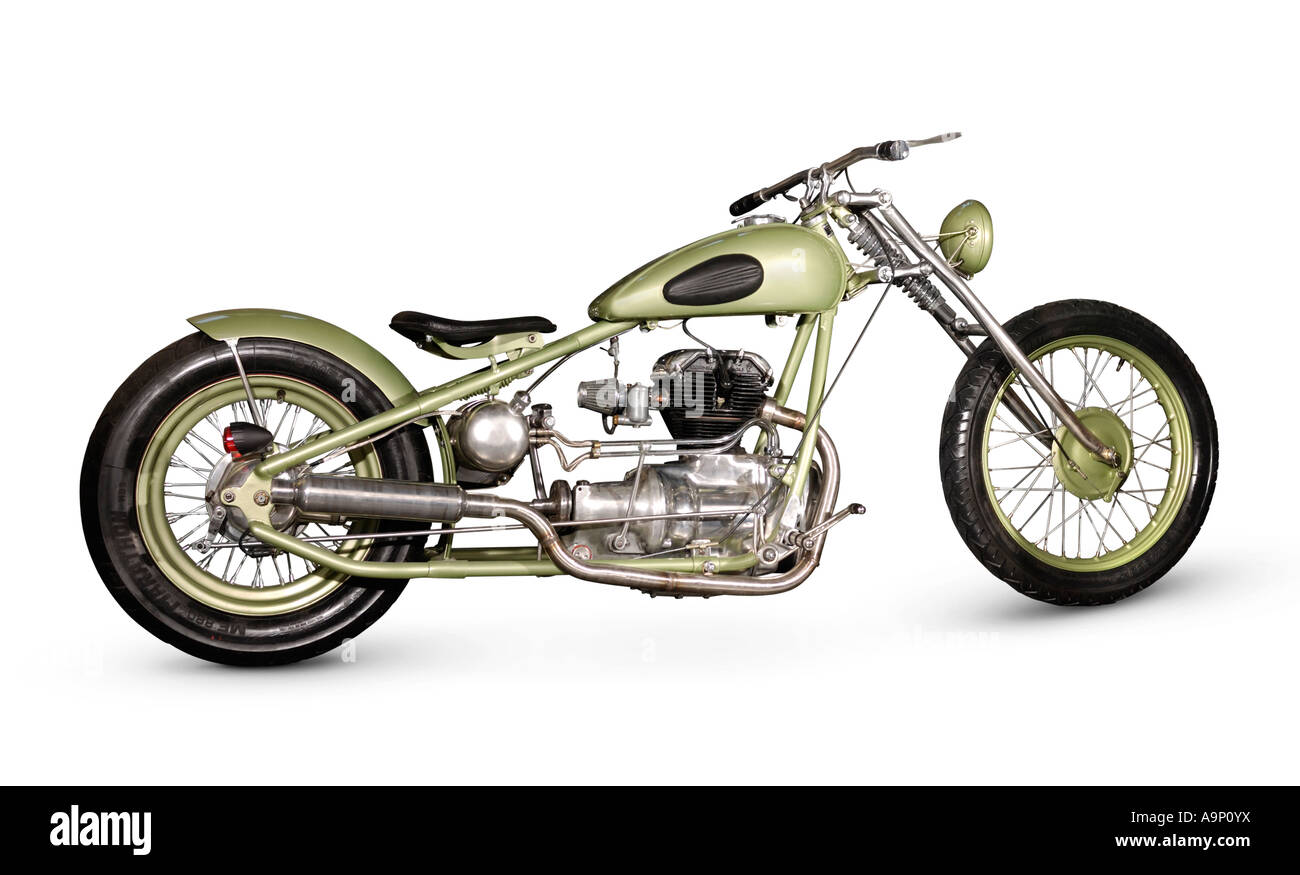 Patente disponibile all'indirizzo MaximImages.com - Chopper longbike low rider moto motociclistica isolata su ritaglio bianco Foto Stock
