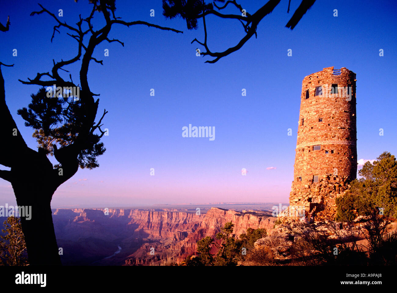 Vista del deserto torre di avvistamento, il Parco Nazionale del Grand Canyon, South Rim, Arizona, Stati Uniti d'America - Vista panoramica, vista affacciato sul Grand Canyon Foto Stock