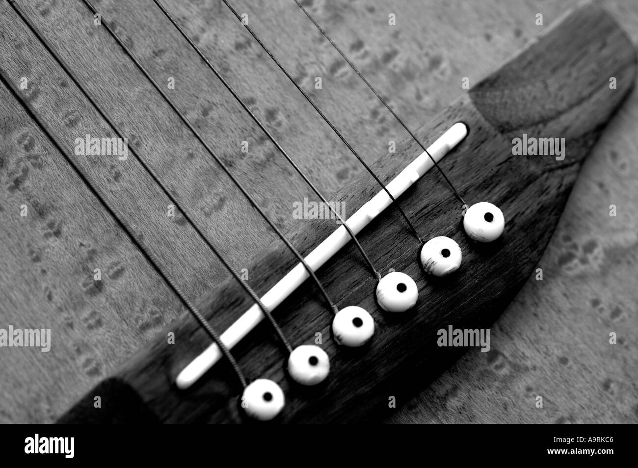 Chitarra acustica con linee accentati Foto Stock