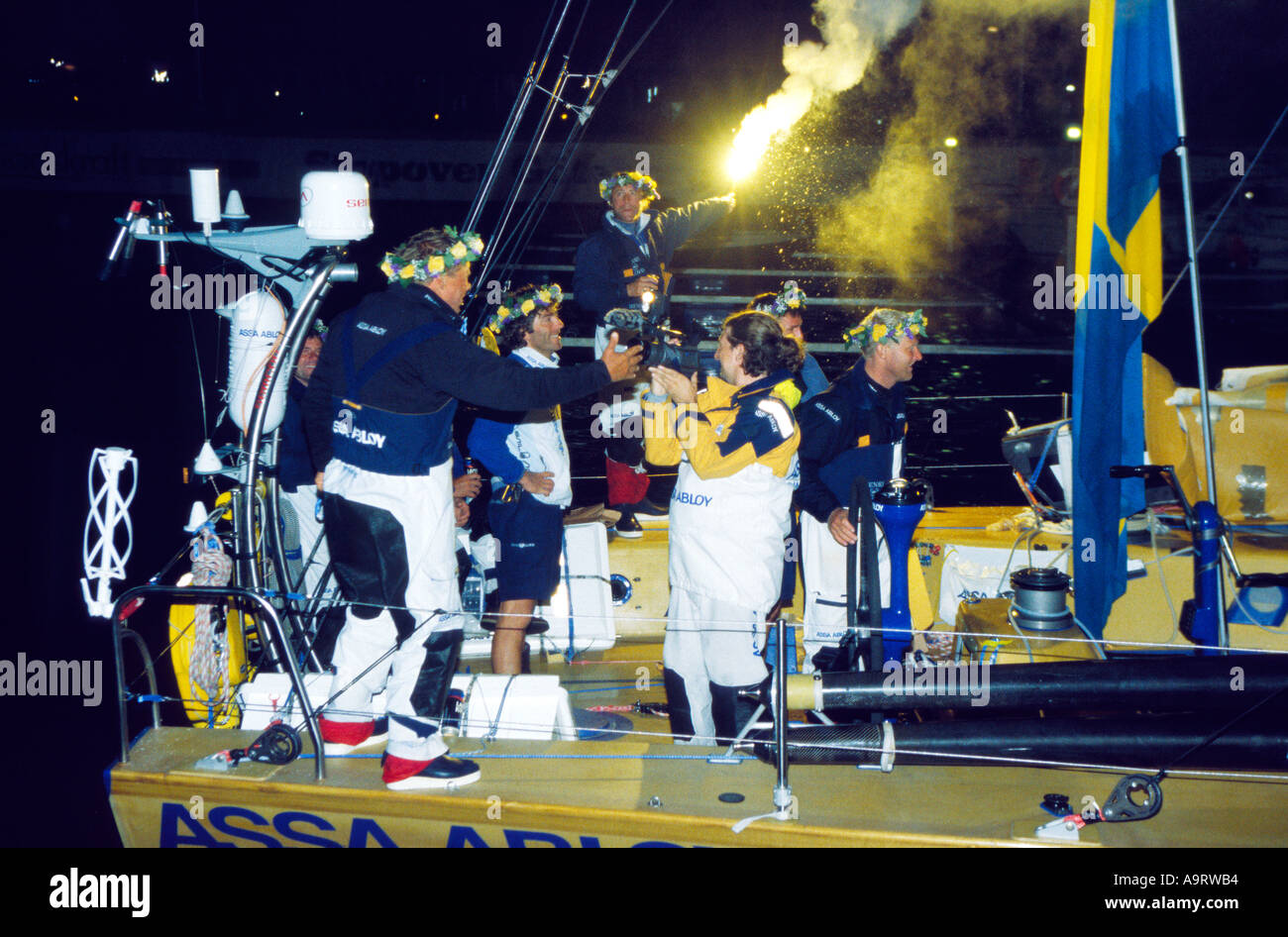 Celebrazione sulla poppa della Assa Abloy il vincitore della gamba 8 sulla vela gara in tutto il mondo 2001 2002 Volvo Ocean Race Foto Stock