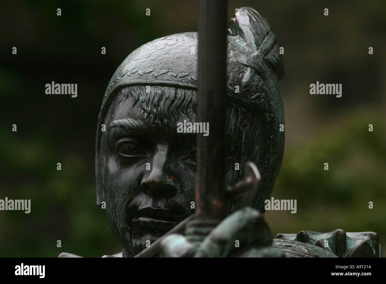 Robin Hood statua da James Woodford 1951 fuori Nottingham Castle è stato dato a Nottingham da Filippo E F Clay Esquire su Foto Stock