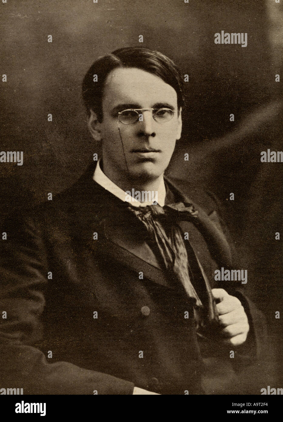 William Butler Yeats, 1865 - 1939. Poeta irlandese, drammaturgo e scrittore  di prosa Foto stock - Alamy