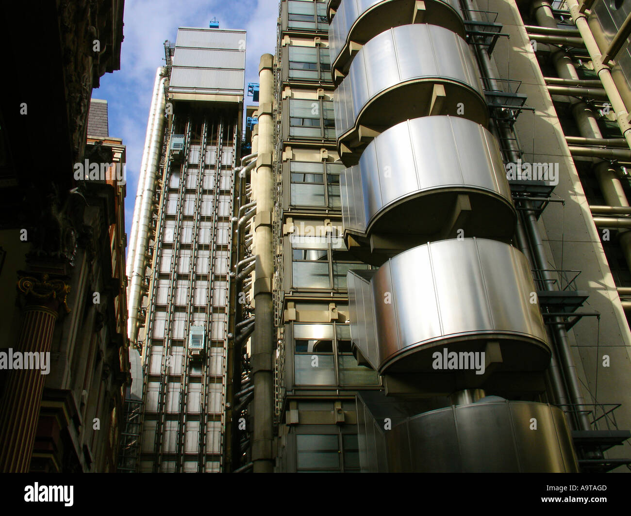 Facciata del Lloyd's edificio, situato in Lime Street nella città di Londra Inghilterra REGNO UNITO Foto Stock