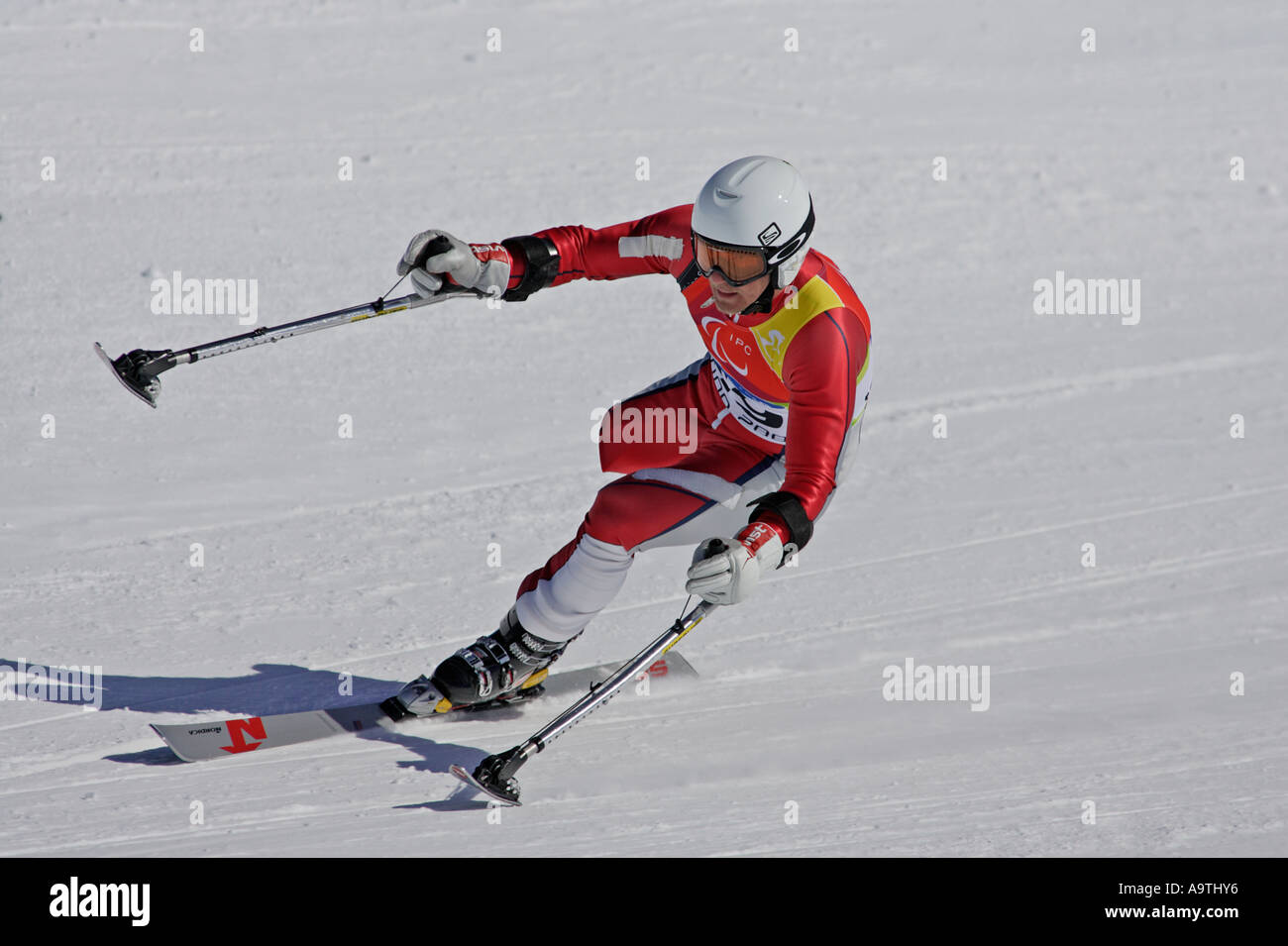 Michal Nevrkla LW2 della Repubblica ceca nella mens Sci Alpino Super G la concorrenza Foto Stock