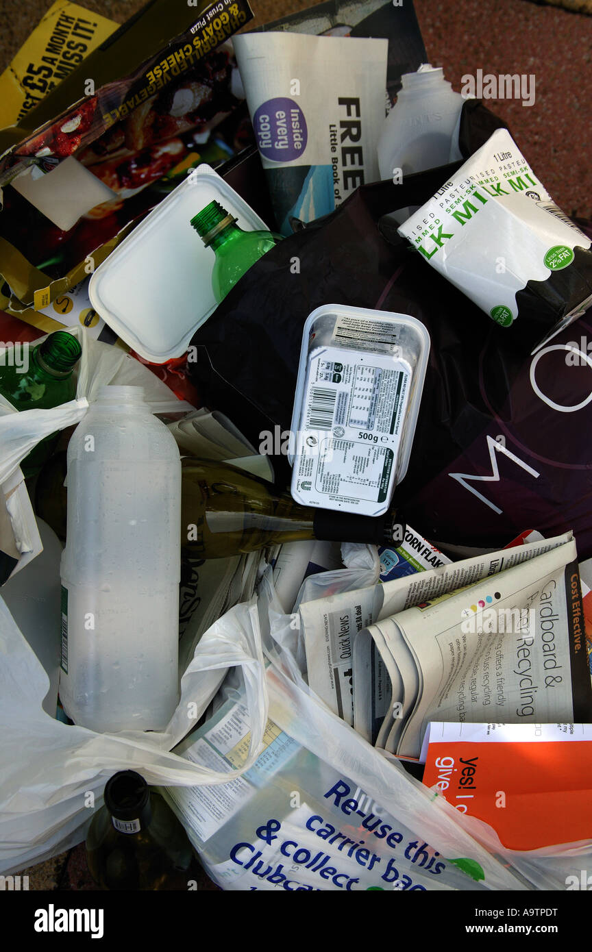 Domestico Domestico di riciclaggio di materiale di scarto Foto Stock