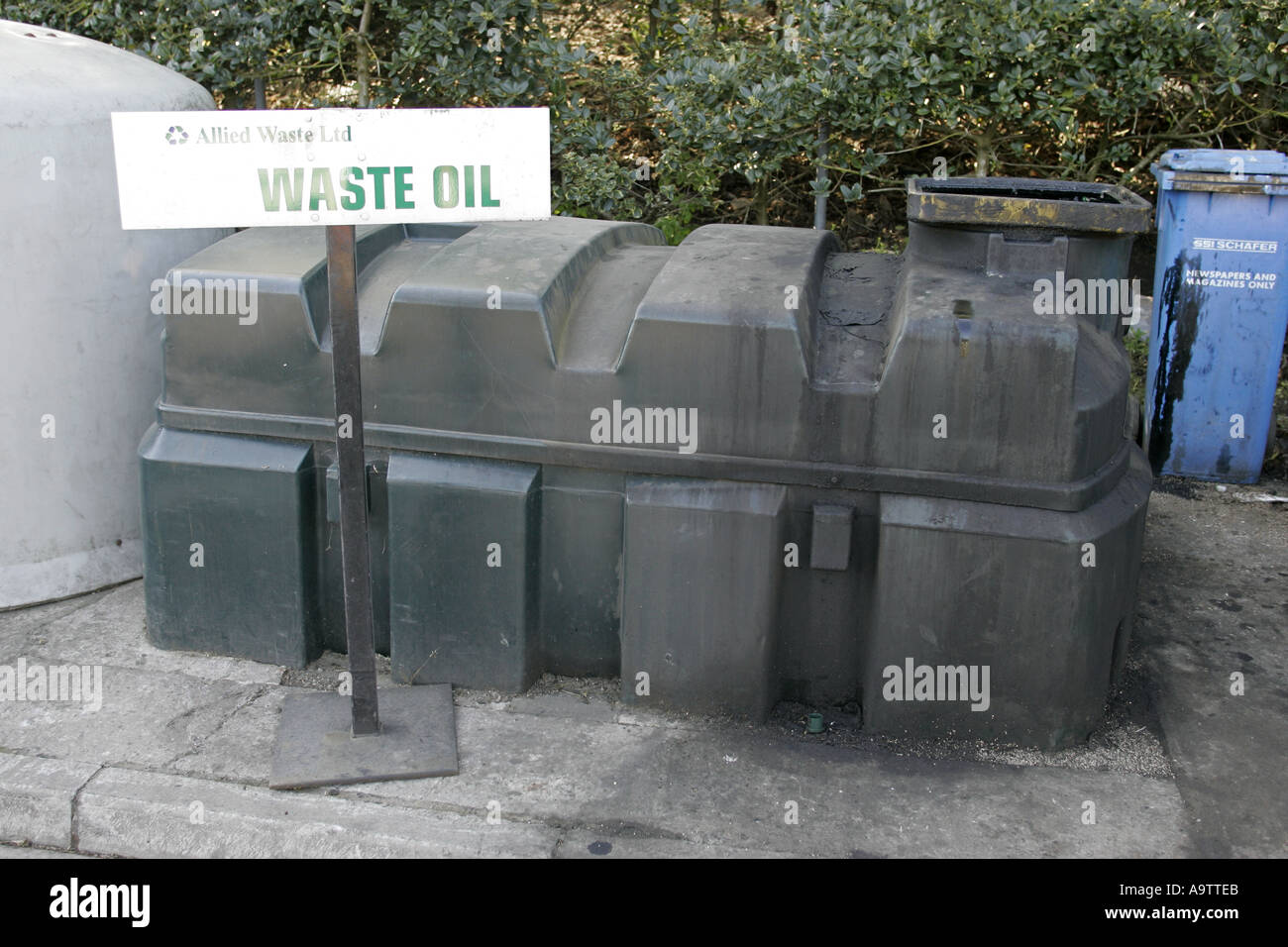 Olio di scarto le strutture di riciclo Bruslee centro di riciclaggio nella contea di Antrim Irlanda del Nord Foto Stock