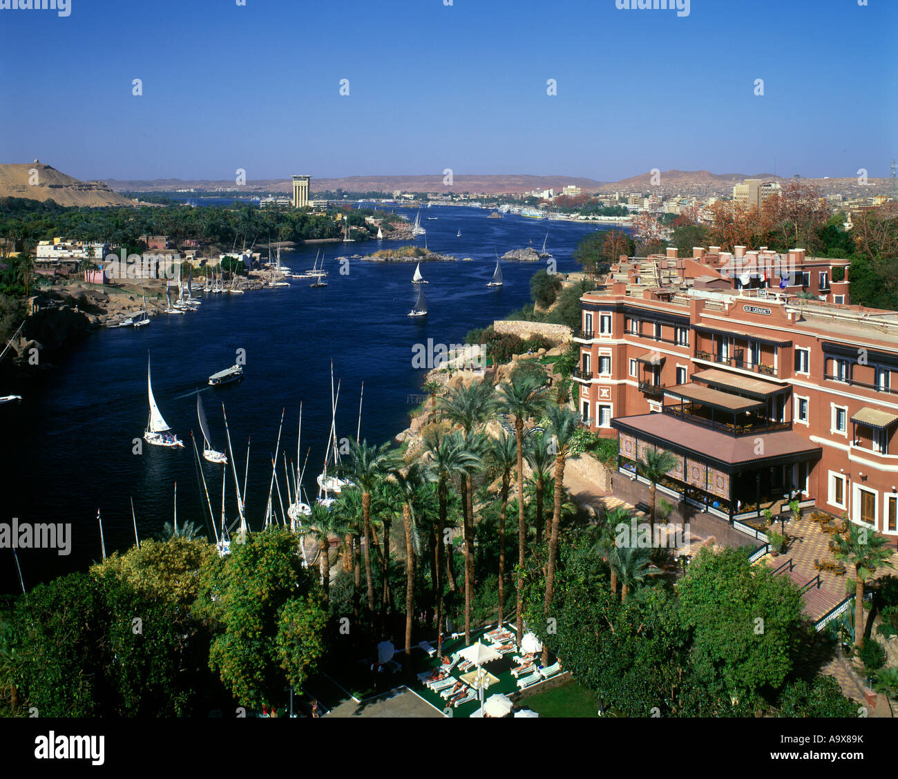 Feluche vecchio CATERACT HOTEL Fiume Nilo ASWAN EGITTO Foto Stock