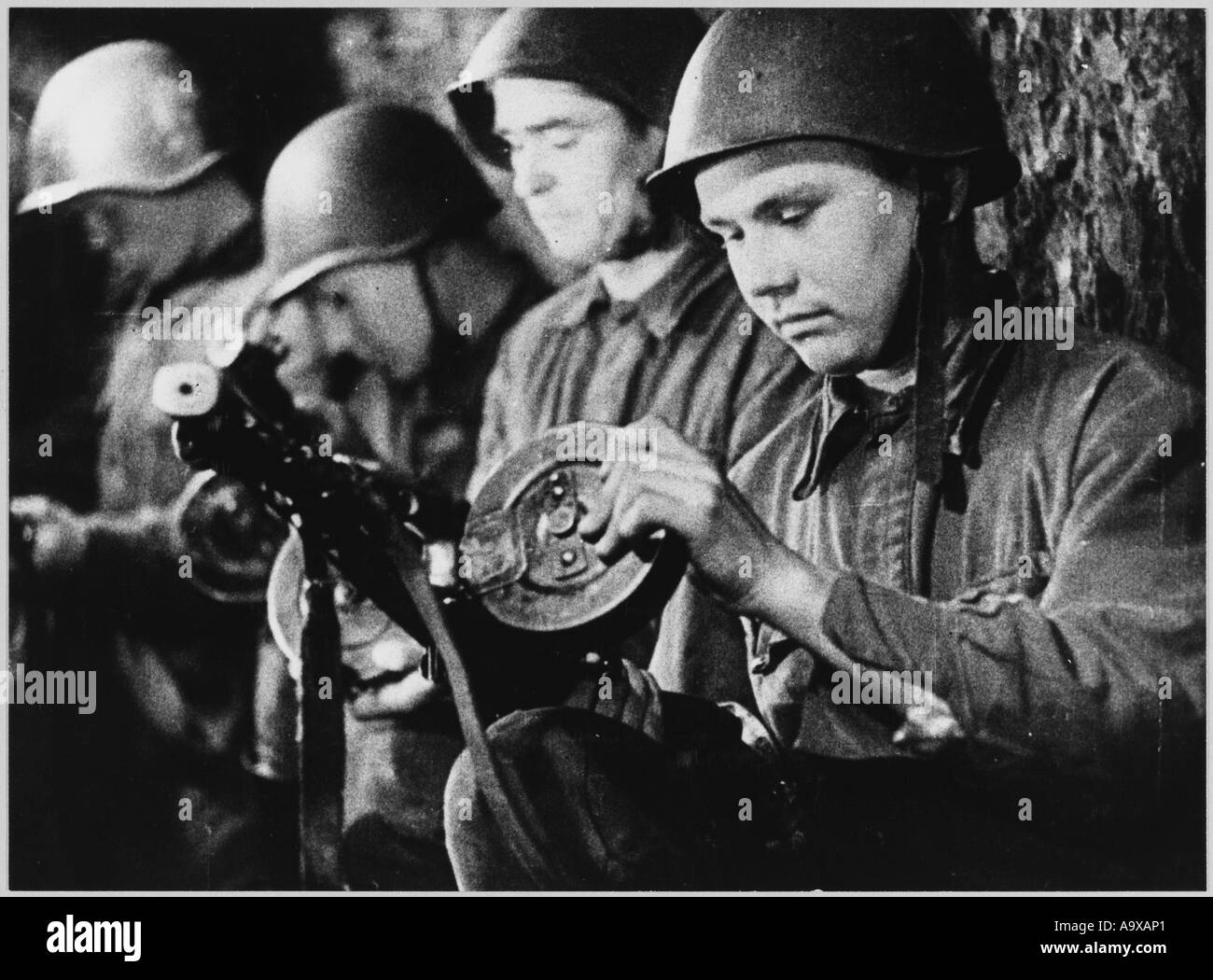 Russi in trincea Foto Stock