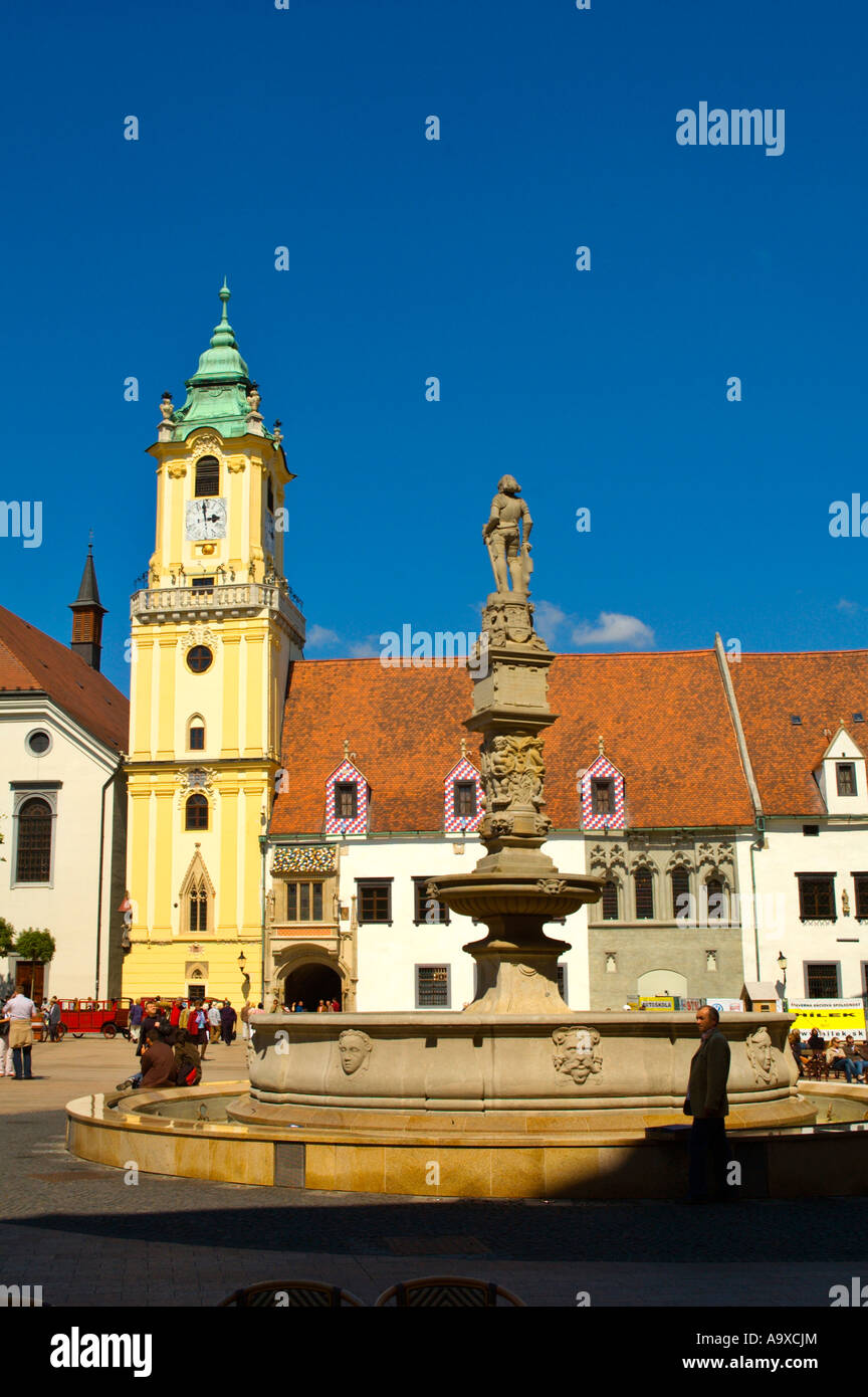 Hlavni namesti la piazza principale di Bratislava città vecchia Slovacchia UE Foto Stock