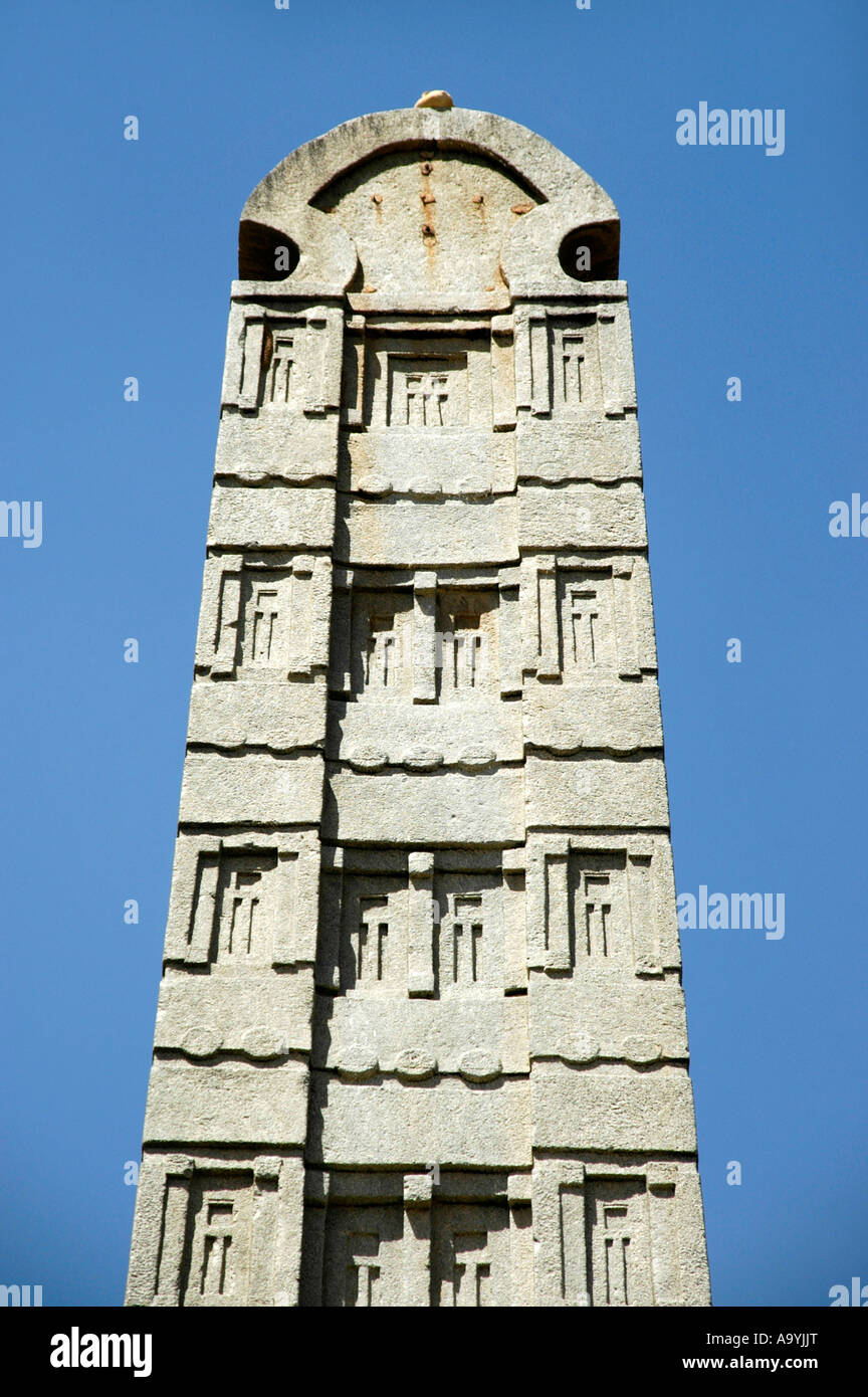 Alto di elevato standing stele Nr.3 in stelepark Aksum Etiopia Foto Stock
