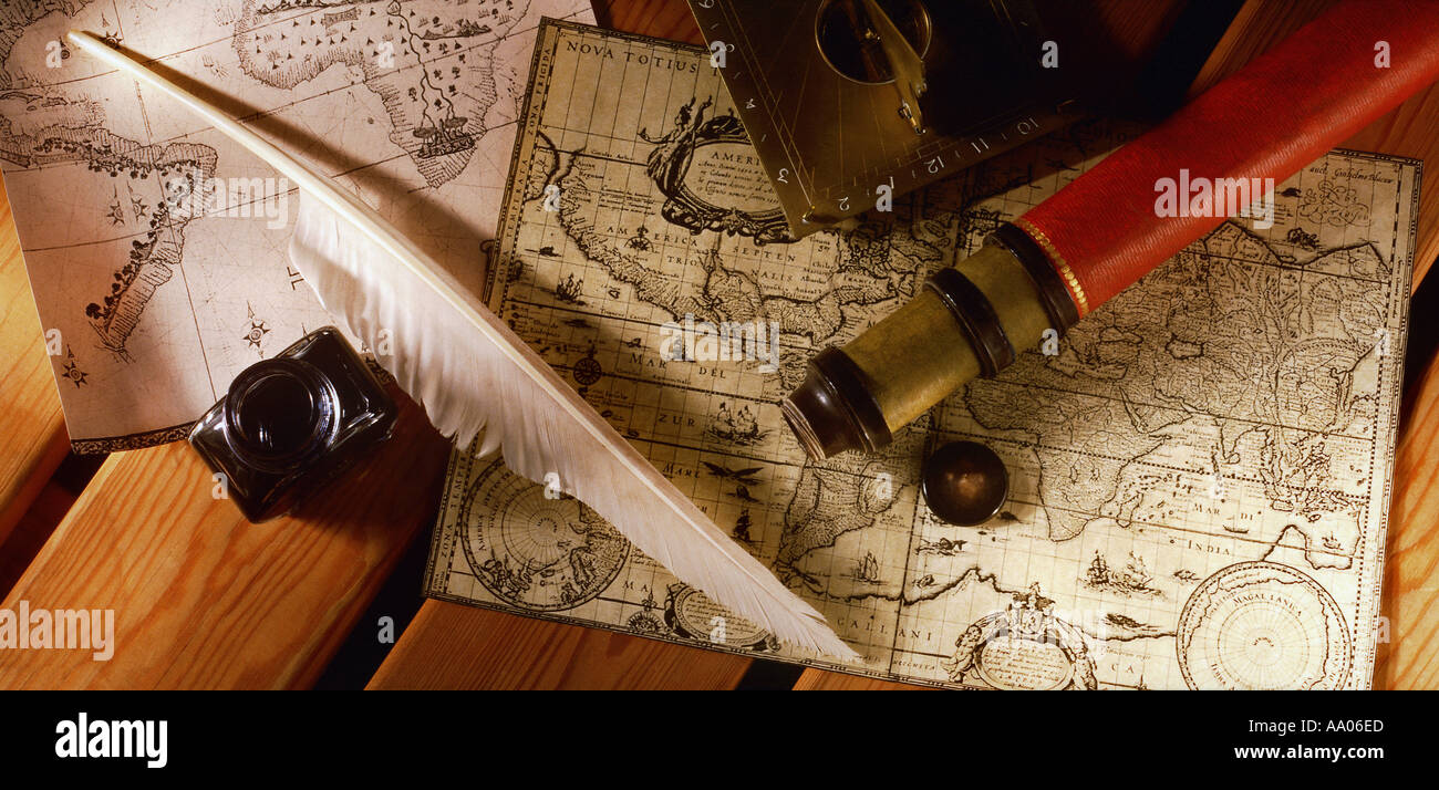 Strumenti di navigazione seduto su di una vecchia mappa del mondo Foto Stock