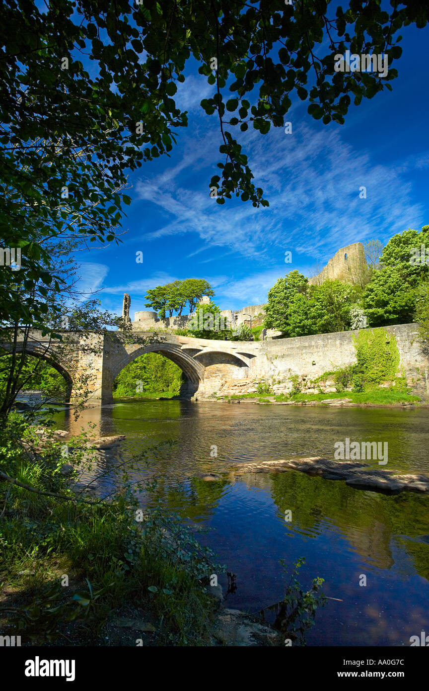 Barnard Castle ponte sopra il Fiume Tees e Barnard Castle County Durham Foto Stock