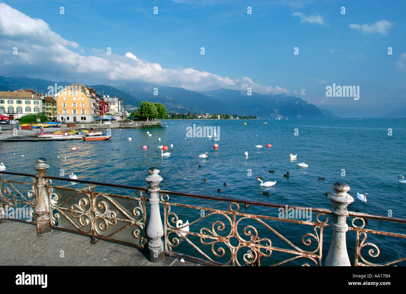 Sul fronte del lago, Vevey, sul Lago di Ginevra, Svizzera Foto Stock