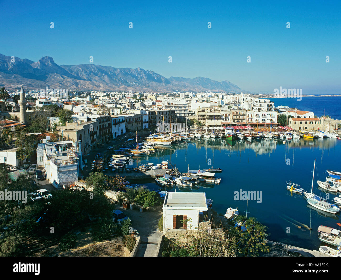 Porto di Kyrenia Cipro Foto stock - Alamy