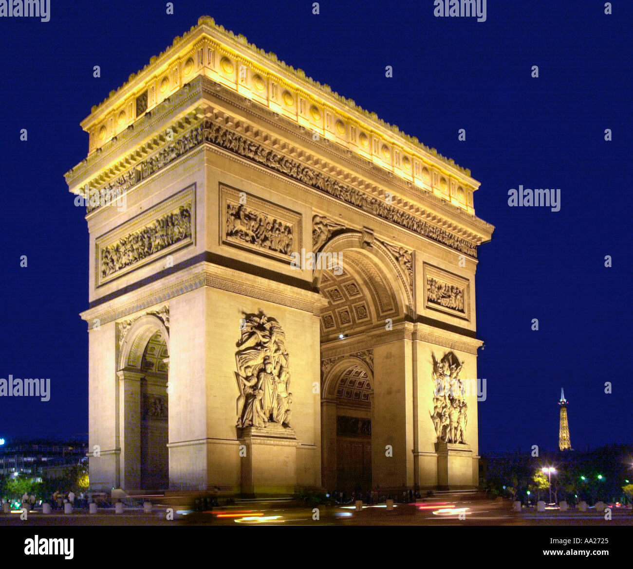 L'Arc de Triomphe di notte, l'Etoile e Place Charles de Gaulle, Parigi, Francia Foto Stock