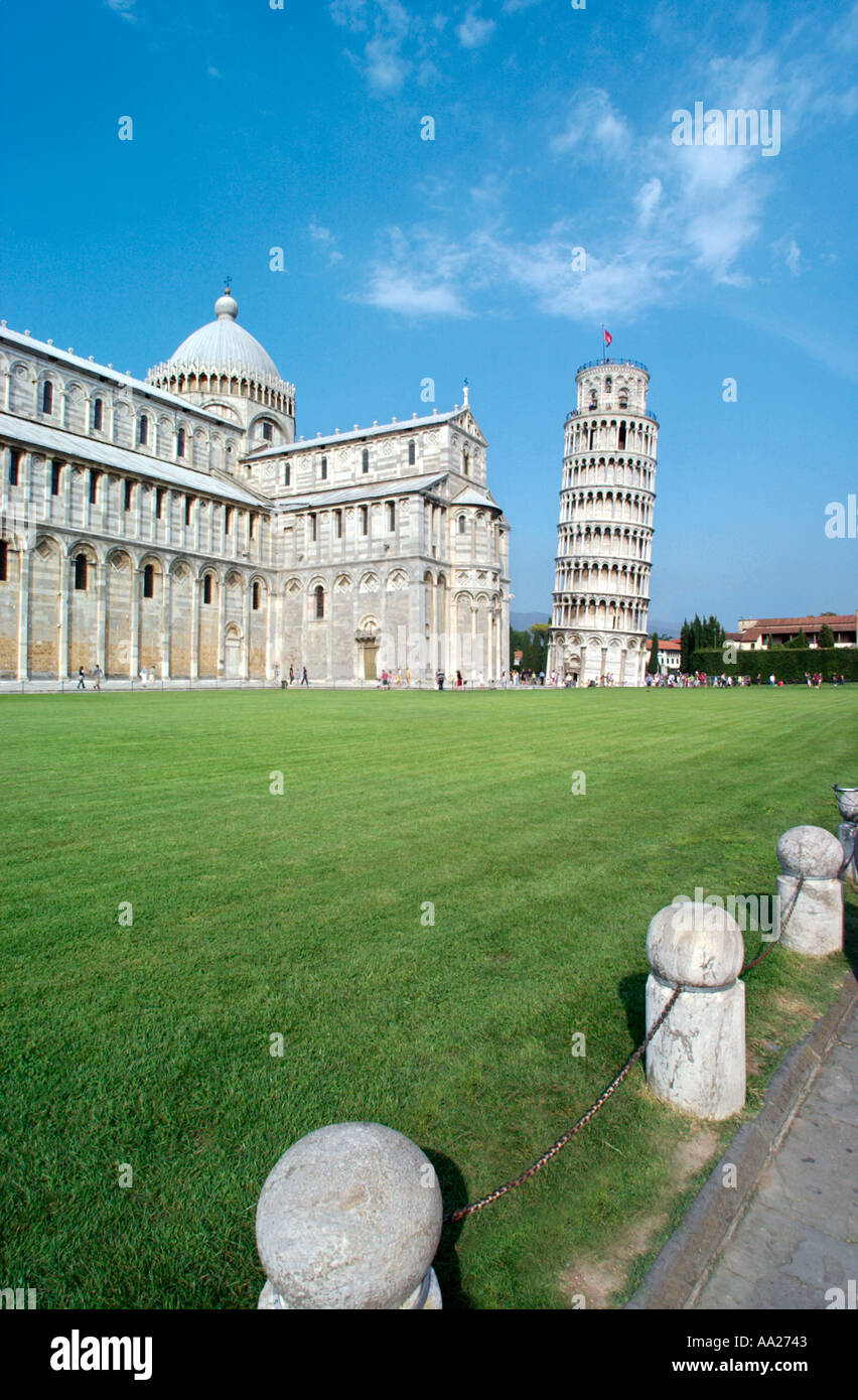 La torre pendente e il Duomo, Piazza del Duomo (Piazza dei Miracoli), Pisa, Toscana, Italia Foto Stock