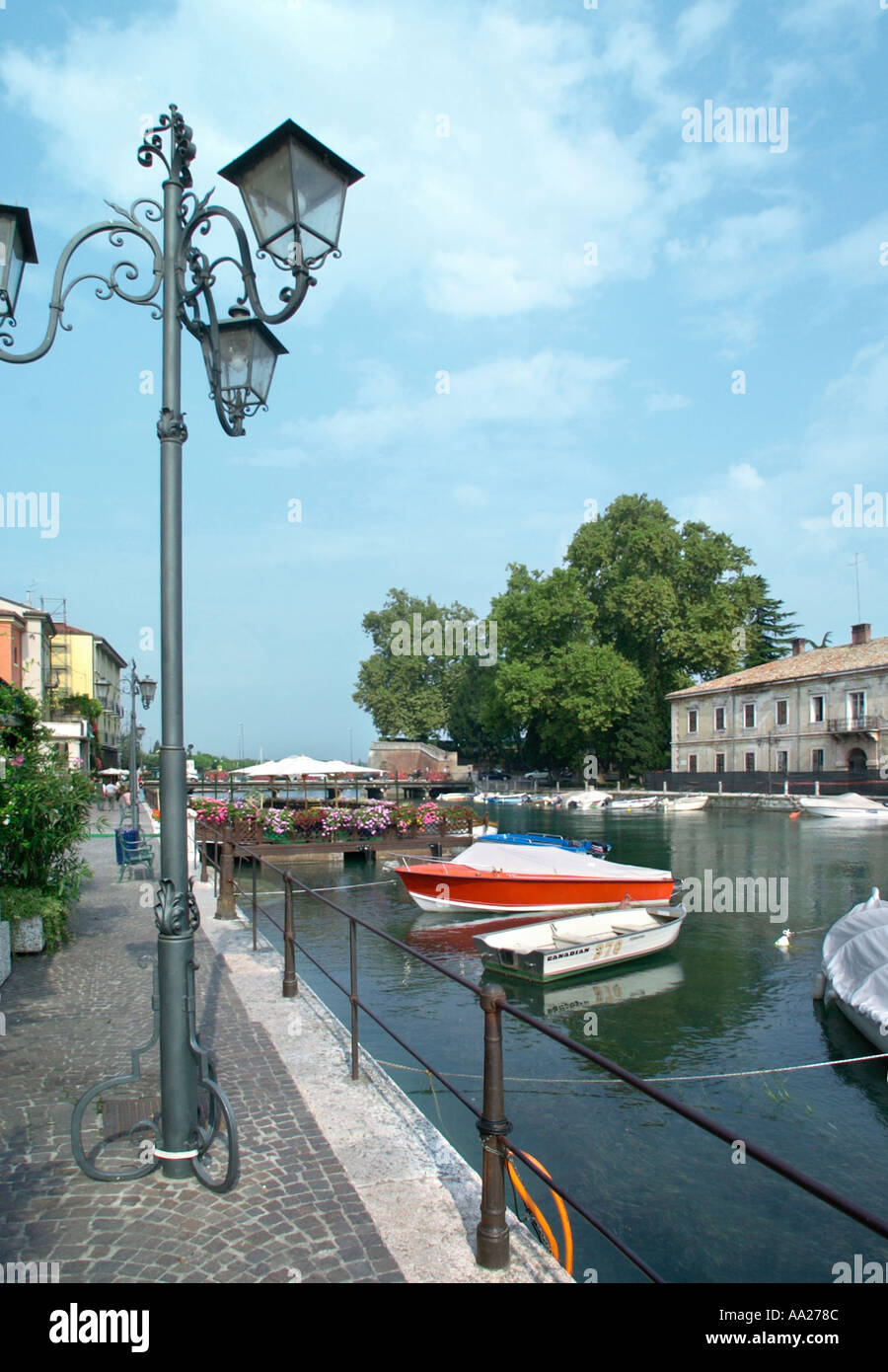 Ingresso di fiume in Peschiera, Lago di Garda, Italia Foto Stock