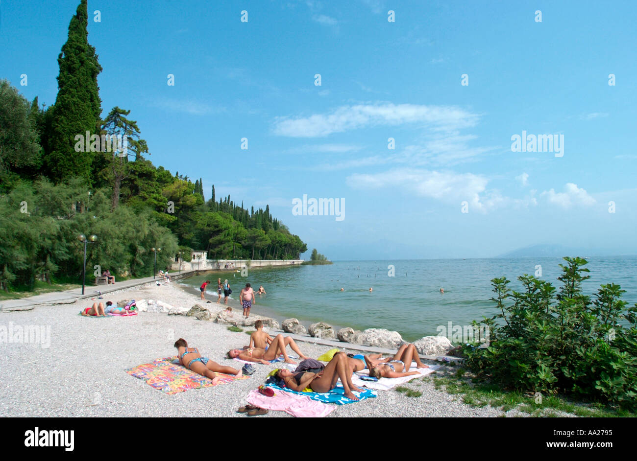 Spiaggia della Città Vecchia, a Sirmione sul Lago di Garda, Italia Foto Stock